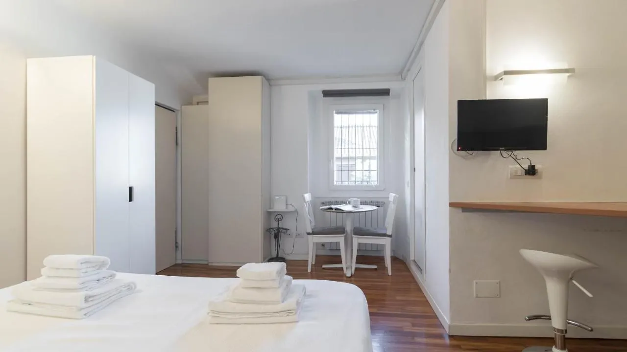 Moscova 52 Apartment Milan